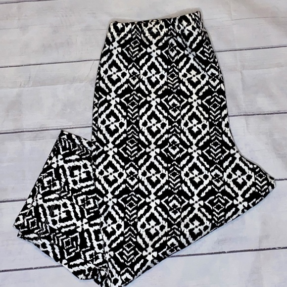 Women with Control Pants - Women With Control Black & White Capris Sz Large